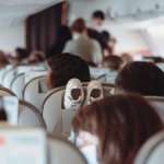 Niemowlę na pokładzie: wszystko, co musisz wiedzieć, by przelecieć bez stresu