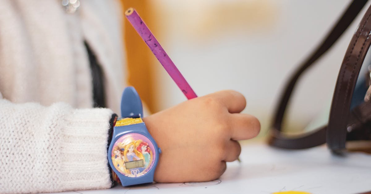 Czas na wybór! Pierwszy zegarek dla dziecka – wskazówki czy cyfry?