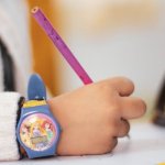 Czas na wybór! Pierwszy zegarek dla dziecka – wskazówki czy cyfry?