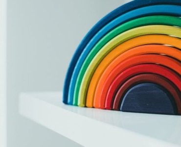 Barwy, które wspierają rozwój: jak dobrać kolory ścian w pokoju dziecka zgodnie z psychologią