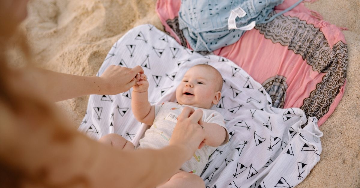 Plażowy azyl dla malucha: jak wybrać idealny namiot niemowlęcy?