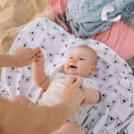 Plażowy azyl dla malucha: jak wybrać idealny namiot niemowlęcy?